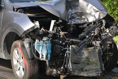 Accident TERIBIL. Un șofer a murit după ce a intrat într-un TIR