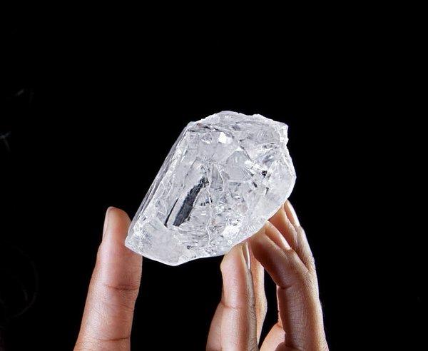 Cel mai mare diamant din lume va fi scos la licitaţie 
