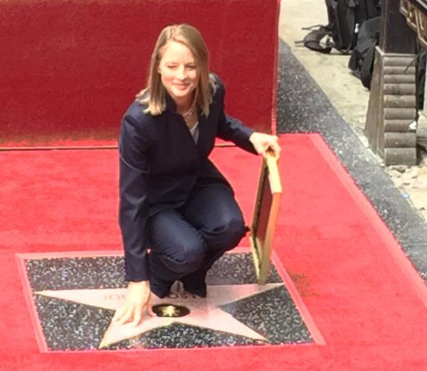 Jodie Foster şi-a inaugurat steaua pe Hollywood Boulevard 