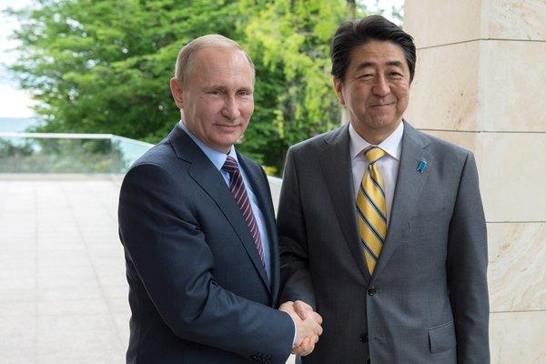 Premierul Japoniei , întalnire cu Putin la Soci