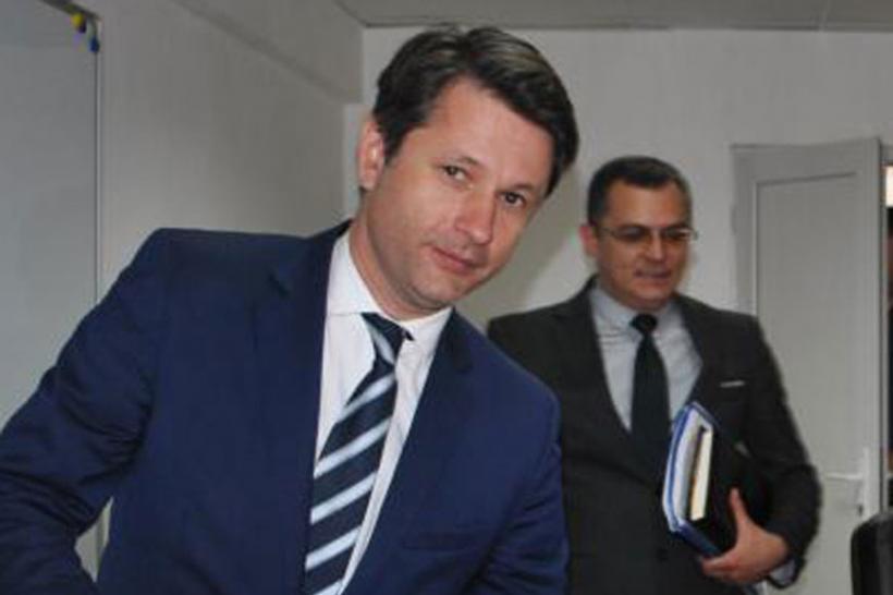Directorul interimar al Complexului Energetic Oltenia, Laurenţiu Ciobotărică, reţinut pentru abuz în serviciu