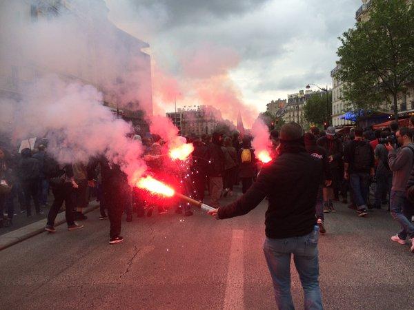 Foto si VIDEO - PROTESTE de AMPLOARE la PARIS. Francezii sunt nemulţumiţi de noua lege a muncii