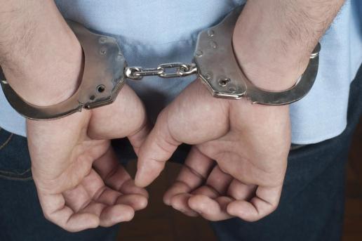 Un pedofil care ademenea minore a fost prins de polițiști în Argeș