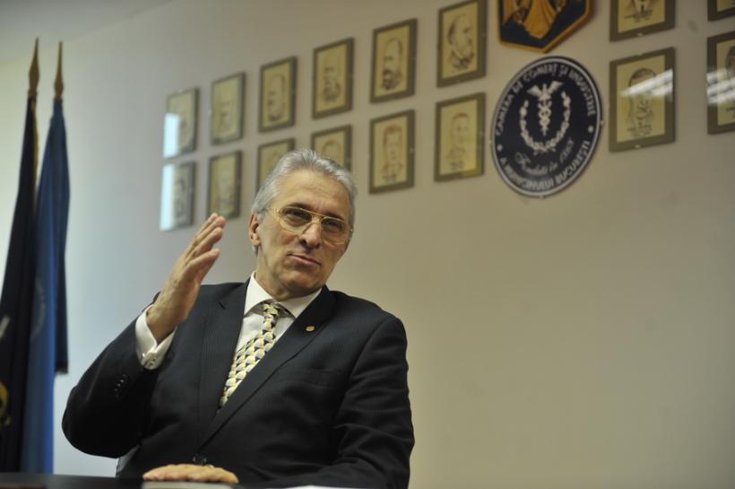 Sorin Dimitriu a solicitat suspendarea sa din funcţia de vicepreşedinte al Camerei de Comerţ a României, în urma anchetei DNA 