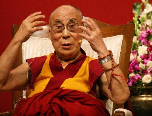 Dalai Lama consideră că există prea mulţi refugiaţi în Europa 