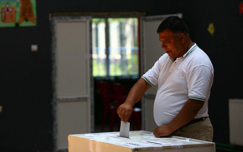 ALEGERI LOCALE 2016. Votul a fost suspendat în comuna buzoiană Verneşti. Buletinele de vot au fost tipărite greşit