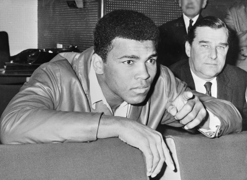 Box: Corpul neînsufleţit al lui Muhammad Ali a sosit în oraşul natal al legendarului pugilist 