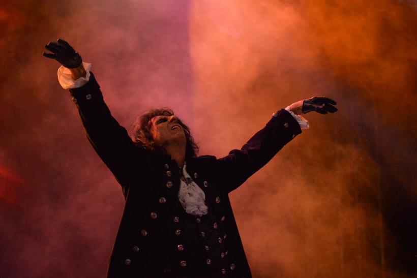 FOTO SPECTACULOASE Concertul The Hollywood Vampires a strans mii de fani la Romexpo 18539434