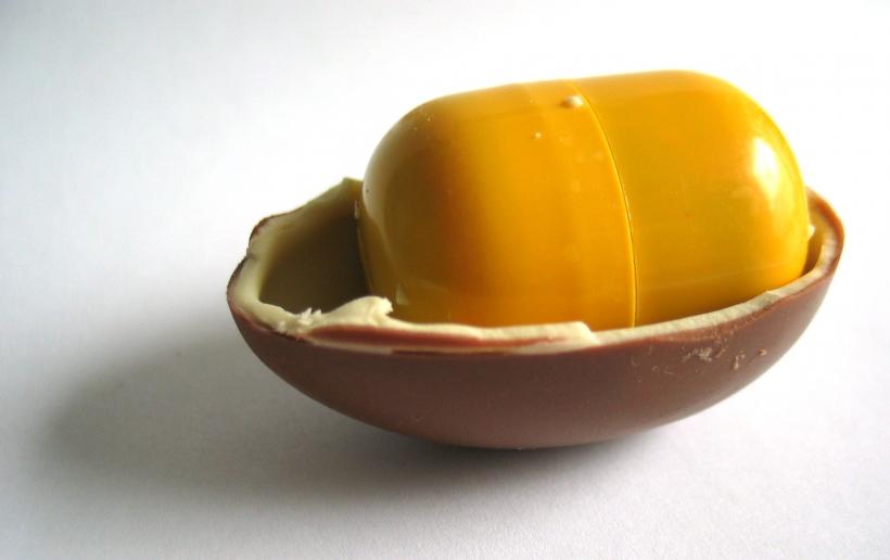 Cea mai periculoasă surpriză dintr-un ou Kinder, descoperită de un copil de 5 ani