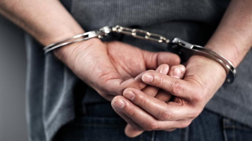 DNA: Poliţişti de la Serviciul Permise Covasna, reţinuţi; unul - acuzat de folosire abuzivă a funcţiei în scop sexual 