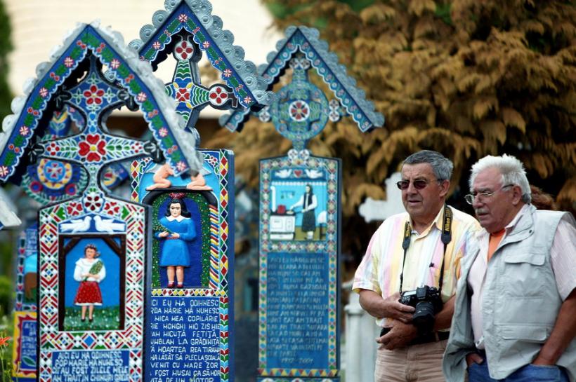 Maramureş: Cimitirul Vesel din Săpânţa, una dintre cele mai căutate destinaţii turistice din judeţ 