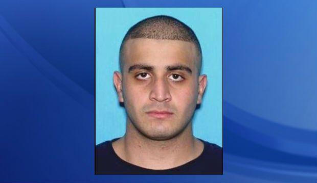 Şeful FBI este convins că ucigaşul din Orlando a fost radicalizat pe internet 