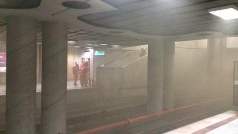 Panică la metrou! Degajare de fum în tunel şi trafic oprit, între Piaţa Victoriei şi Aviatorilor 18540181