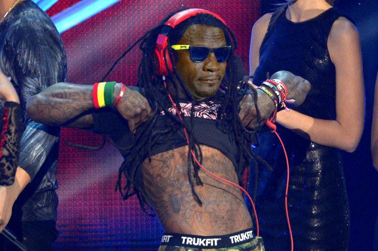 Avionul lui Lil Wayne a aterizat de urgenţă; rapperul a avut o criză de epilepsie 