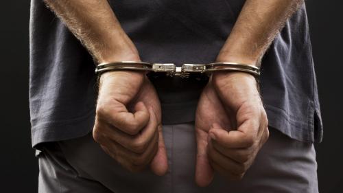 Argeş: Trei bărbaţi, arestaţi preventiv pentru trafic internaţional de droguri 