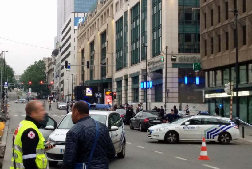 Belgia: ALERTĂ cu BOMBĂ la un centru comercial din Bruxelles; un suspect a fost reţinut 