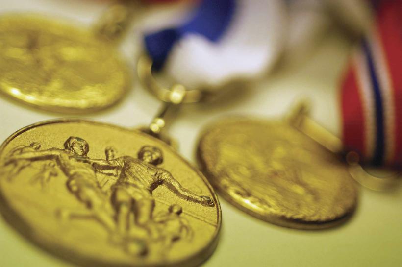 Performanta UNICA. Aur si argint pentru Romania la Campionatele Europene de scrimă