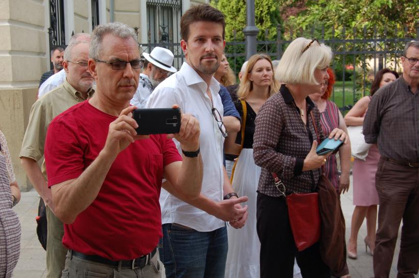 Curator Olga Stefan, despre comemorarea prin arta a 75 de ani de la pogromul de la Iasi: “Am vrut sa prezentam ce s-a intamplat si in alt fel decat prin expozitii pur istorice”! GALERIE FOTO 18541587