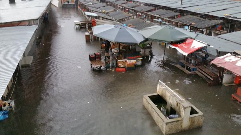 Mureş: Aproximativ 200 de gospodării şi o şcoală, inundate în Târnăveni 