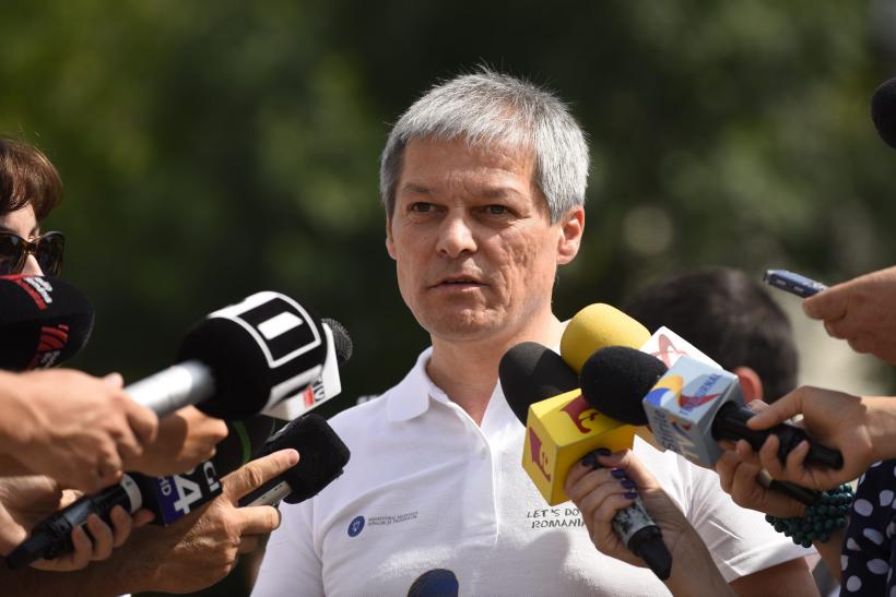 Cont fals pe Facebook cu numele lui Cioloş, raportat la reţeaua de socializare de echipa premierului 