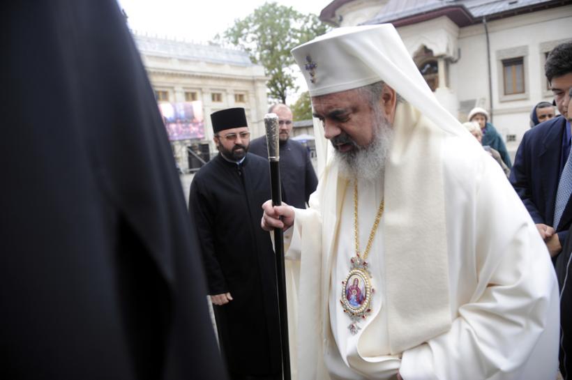 Marele Sinod, la care a participat şi Patriarhul Daniel, INTERZICE căsătoria între ortodocşi şi alte religii