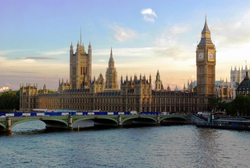 Panică la Parlamentul de la Londra. Palatul Westminster, evacuat parţial
