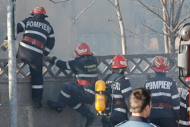 Explozie la Suceava, din cauza unei acumulări de gaze în canalizare