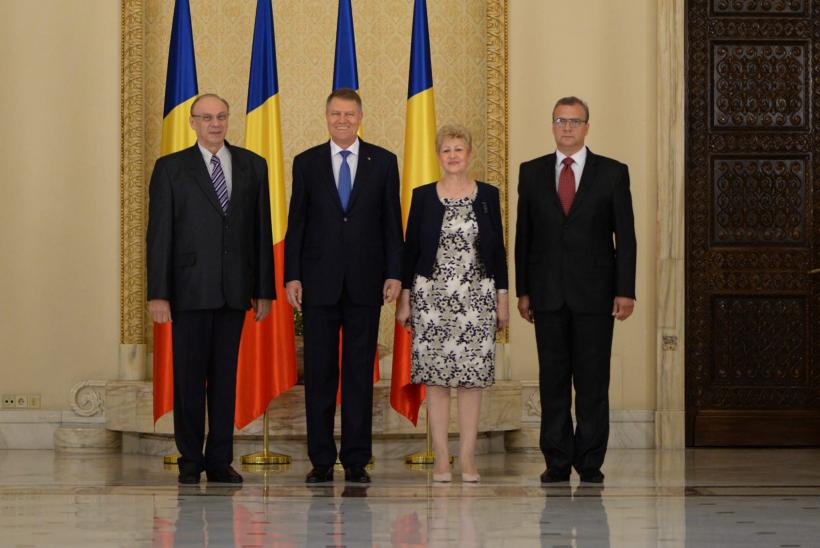 Cei 3 noi judecători ai CCR au depus jurământul de învestitură  18542952