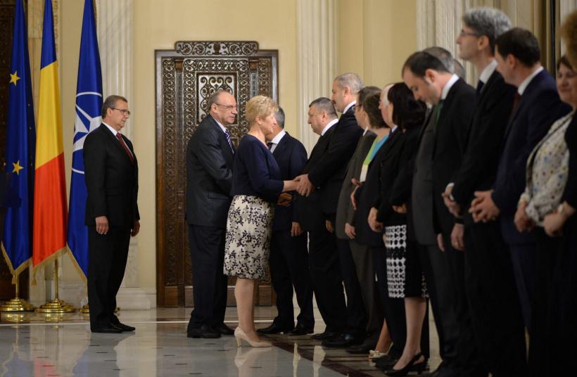 Cei 3 noi judecători ai CCR au depus jurământul de învestitură  18542953