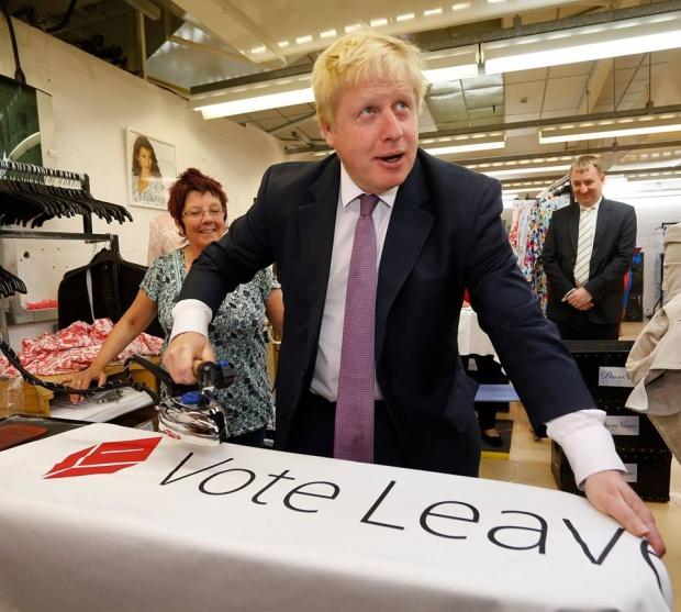  Fostul primar al Londrei, Boris Johnson, numit ministru de Externe în noul guvern