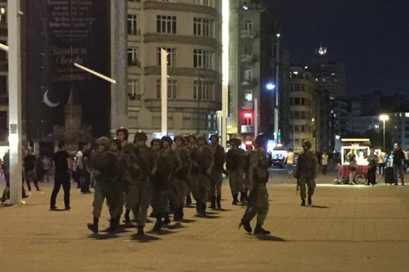 ALERTĂ! Tentativă de lovitură militară de stat în Turcia