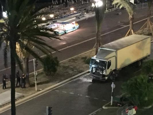 Atentat la Nisa: Şoferul camionului ce a intrat în mulţime a avut complici şi a plănuit atacul luni de zile