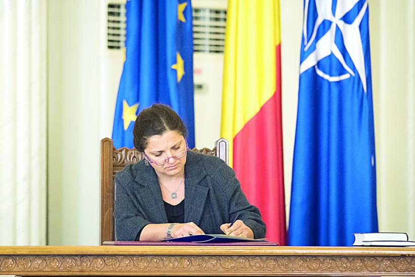 Ce păţeşte Prună dacă a fost la SIE 18543641