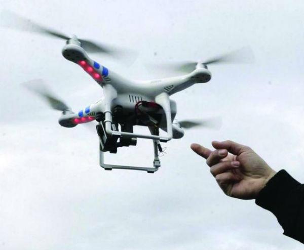 Zborul unei drone în zona intravilană din România este interzis prin lege