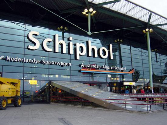 ALERTĂ TERORISTĂ pe aeroportul Amsterdam-Schiphol