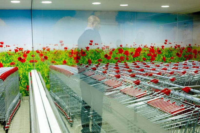Polonia introduce un &quot;impozit pe supermarketuri&quot; de la 1 septembrie 