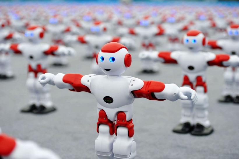 Un nou record pentru cel mai mare dans de roboţi simultan, în China 