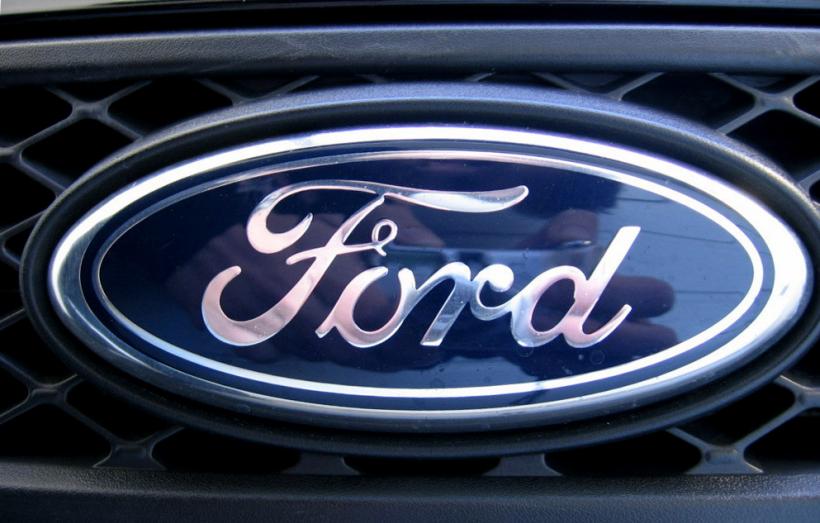 Ford recheamă 830.000 de vehicule pentru repararea uşilor defecte 