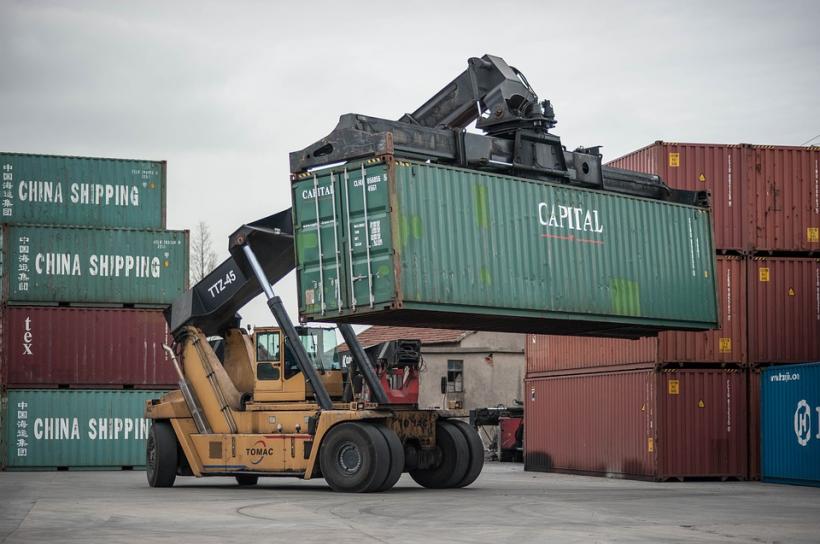 Constanţa: Mărfuri de contrabandă confiscate în port 