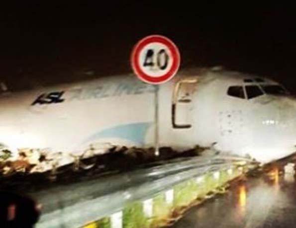 Italia: Un avion cargo a aterizat pe autostrada, la Bergamo 