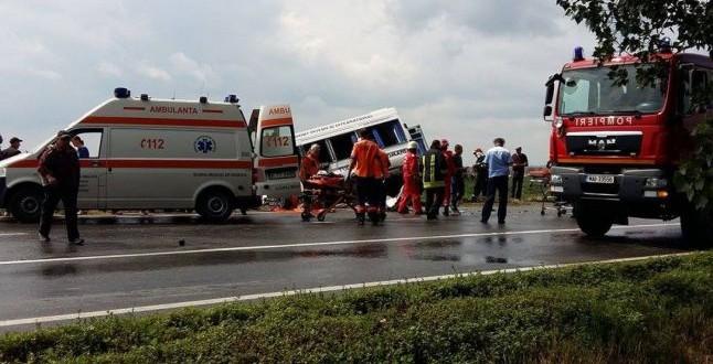 ALERTĂ - ACCIDENT GRAV în Hunedoara soldat cu rănirea a 17 persoane. A fost declanșat cod roșu de intervenție