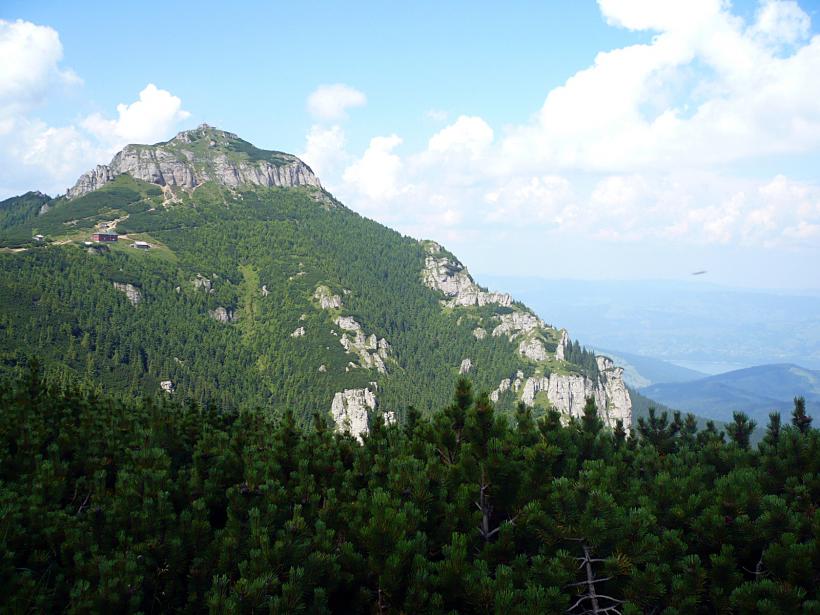 Ziua Muntelui Ceahlău. Curioșii au urcat pe Vârful Toaca pentru a observa “holograma”, un fenomen natural mai puțin obișnuit  18545368