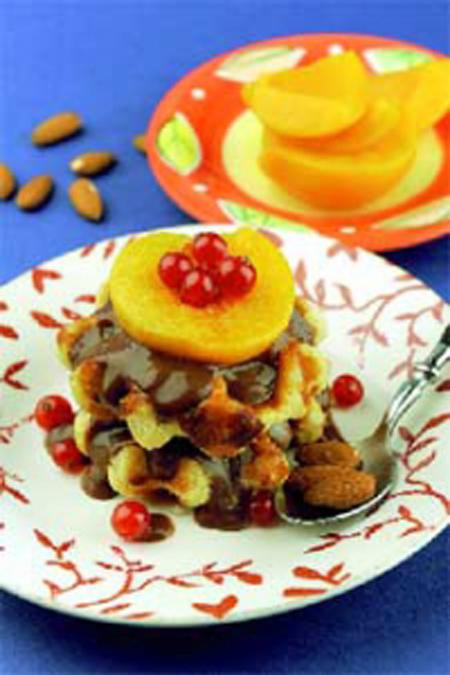 Prăjitură cu fructe de vară - Prăjitură cu piersici şi coacăze
