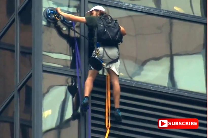 VIDEO - Un bărbat care se urca pe faţada Trump Tower, a stârnit amuzament dar şi groază la New York