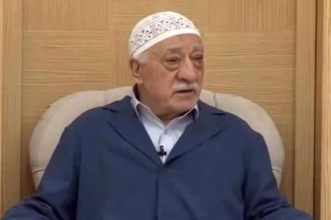 Fethullah Gulen spune că se va preda autorităţilor turce doar dacă va fi găsit vinovat de o comisie internaţională independentă 