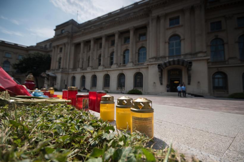 Iubitorii monarhiei şi-au luat rămas bun de la Regină 18545937