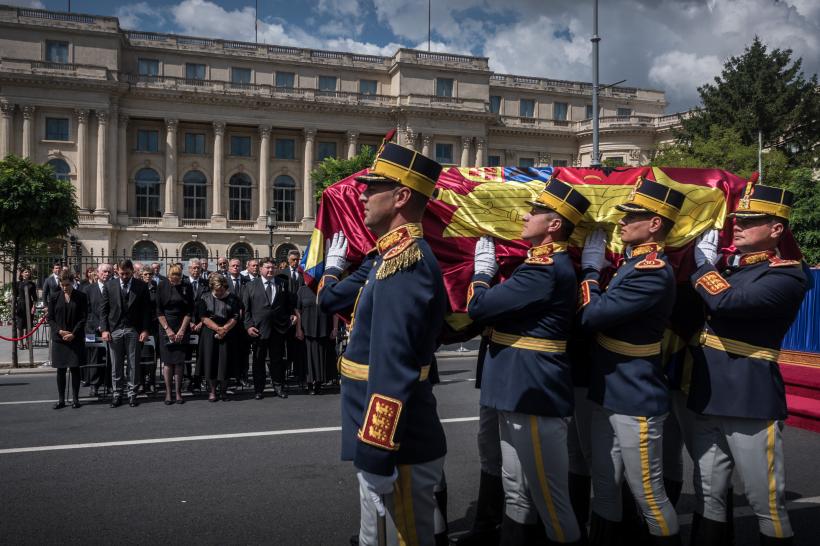 MAI: 1.400 de forţe de ordine au asigurat protecţia pentru aproximativ 17.000 persoane la funeraliile Reginei Ana 