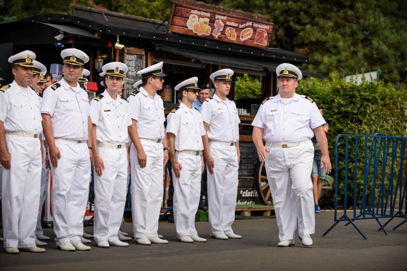 GALERIE FOTO: Ziua Marinei în Bucureşti: Festivităţi în parcul Herăstrău 18546220