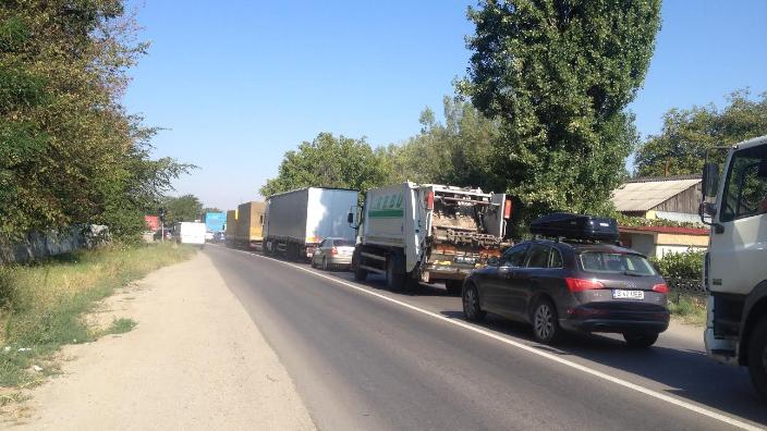 Circulaţia rutieră este blocată pe centura din sudul Bucureştiului