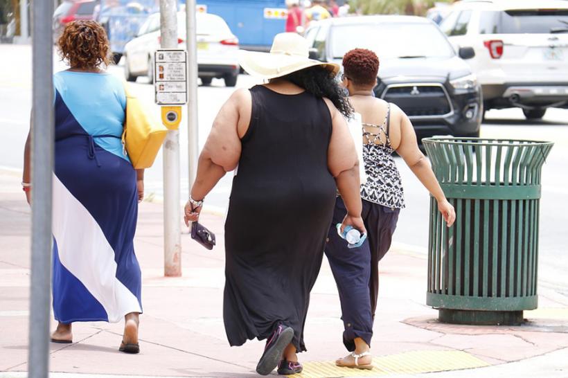Marea Britanie vrea să combată obezitatea printr-o taxă pe zahăr 